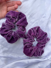 Load image into Gallery viewer, Lilac Silk Velvet Scrunchie
